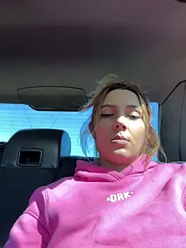 hotamanda01 is live now