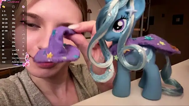 FruityXo is live now