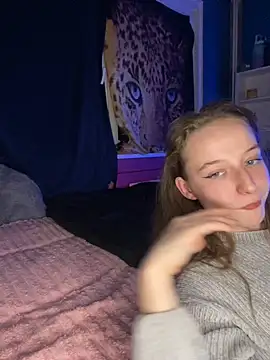 Melissa-Schneider is live now