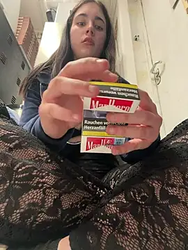 sexymelli18 is live now