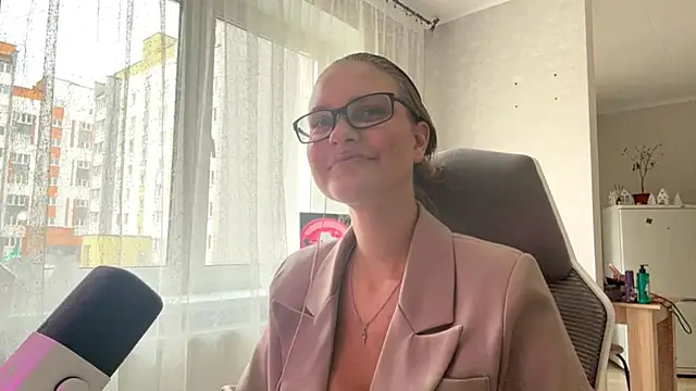 AmandaPinson is live now