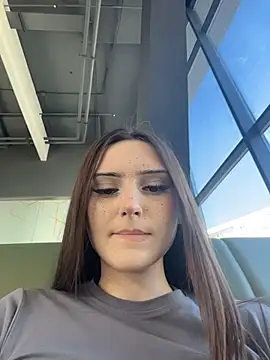 AnitaFly is live now