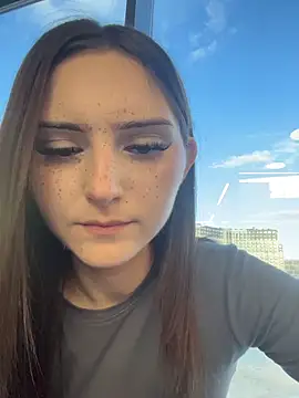 AnitaFly is live now