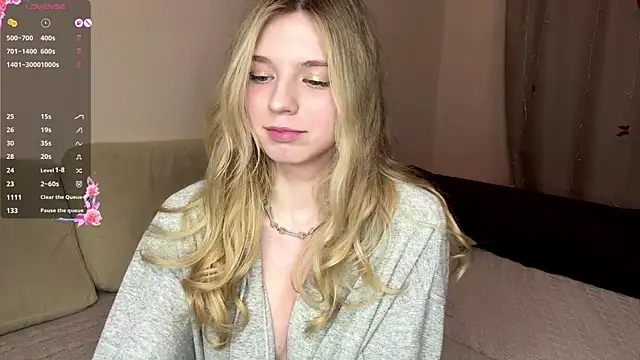 FruityXo is live now