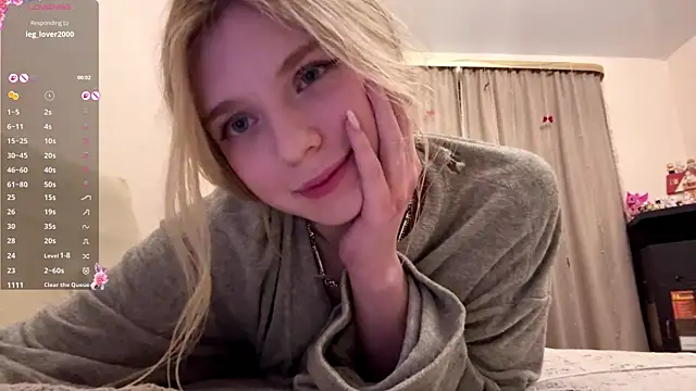 FruityXo is live now