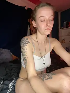 Melissa-Schneider is live now