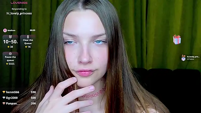 DariaAngels is live now