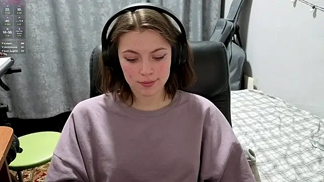 CutieAnny is live now