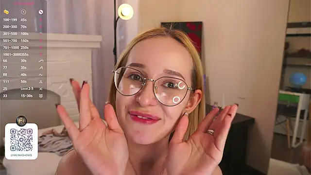 BeckiHoffer is live now