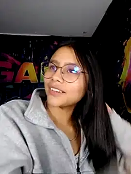 SofieLove_01 is live now