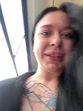 AlishaOfThorns is live now