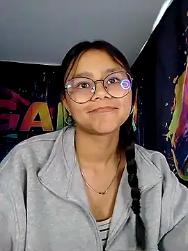 SofieLove_01 is live now