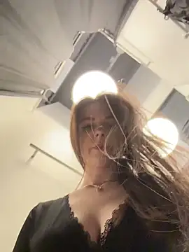 Ttixmila is live now