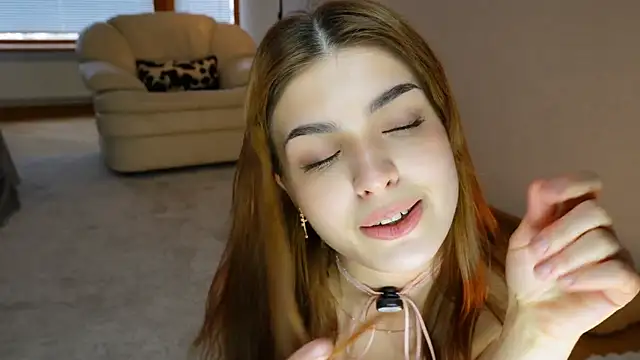 Eva_Zill is live now