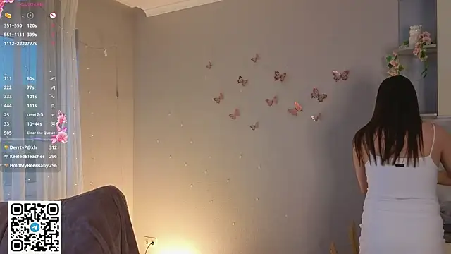 KristiGroune is live now