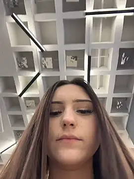 AnitaFly is live now