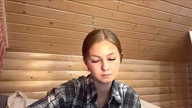 TessSamul is live now