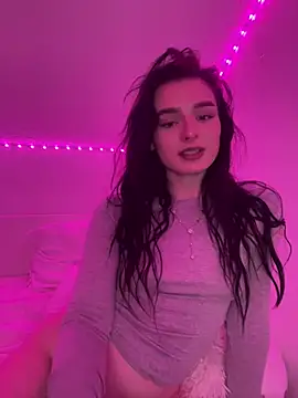 AdelinaAlia is live now