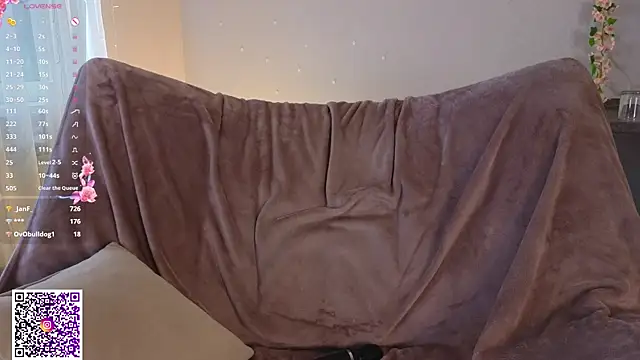 KristiGroune is live now