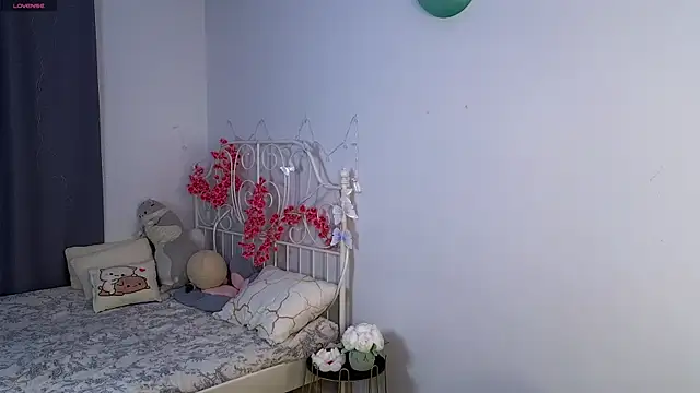 springloveee is live now