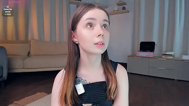 DominikaElis is live now