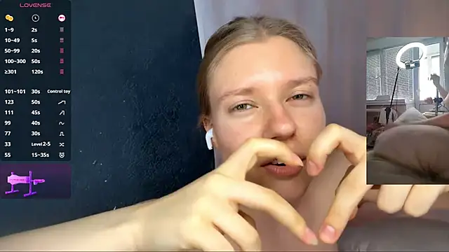 MaryjaneSpider is live now