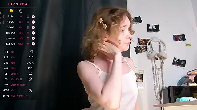 Kellybbface is live now