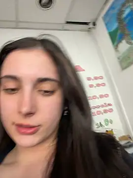 sexymelli18 is live now