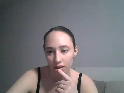 DarkMirel is live now