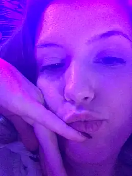 Thedeepwebcutie is live now