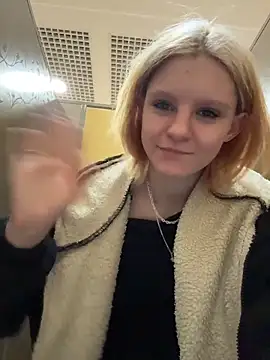 NinaParri is live now