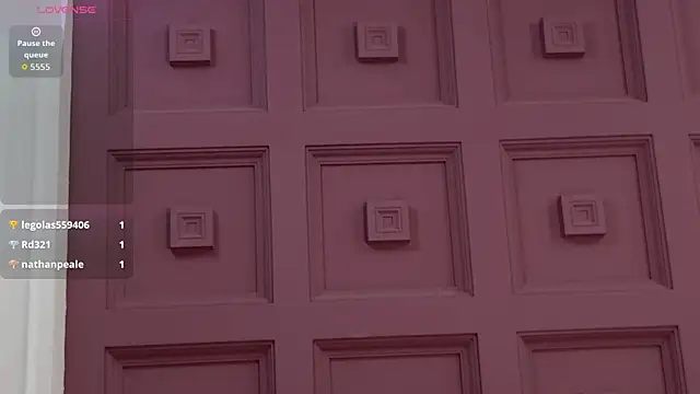 LouiseFleen is live now