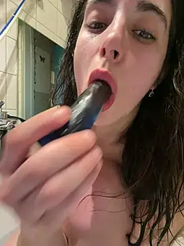 sexymelli18 is live now