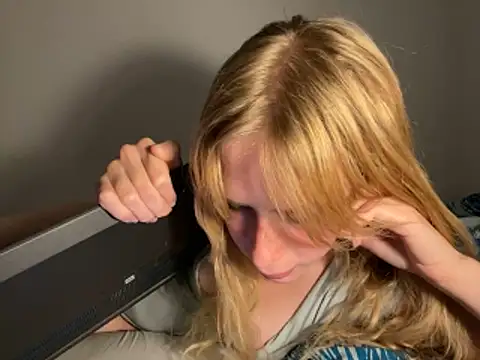 Lisbeth29 is live now