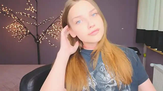 DariaAngels is live now