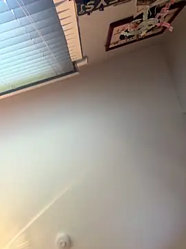 Milssweetx is live now