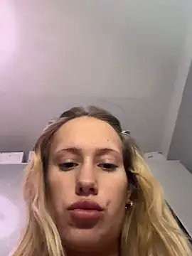 Goldenfairy is live now