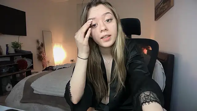 YasminLace is live now
