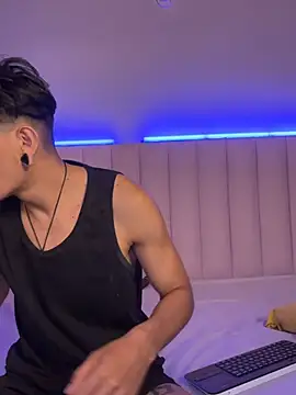 abrilandjulian is live now