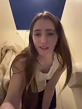 Tiny_Anny is live now