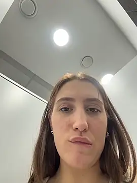 Tiny_Anny is live now