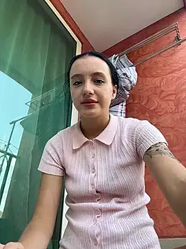 MiaTee is live now