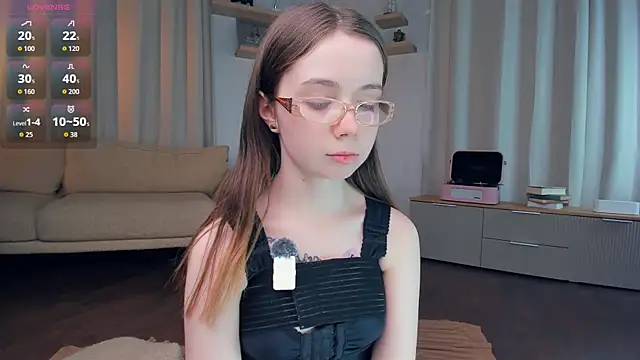 DominikaElis is live now