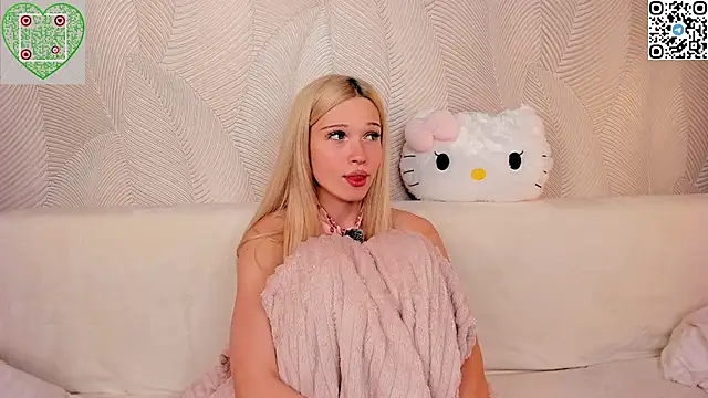 CherrylHolme is live now