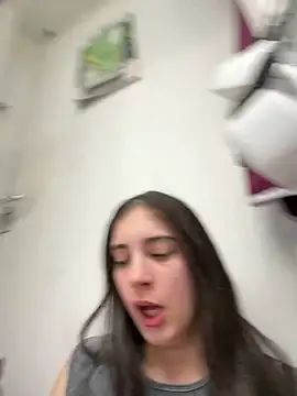 sexymelli18 is live now