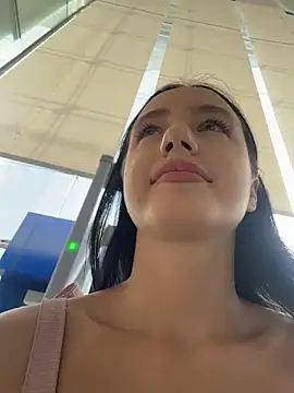 MiaTee is live now