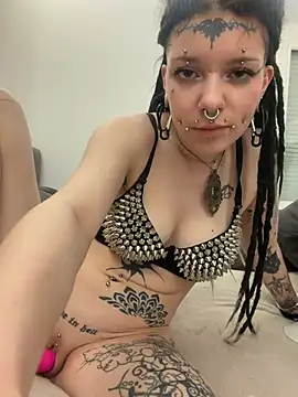 demonLamia is live now