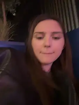 AnitaFly is live now