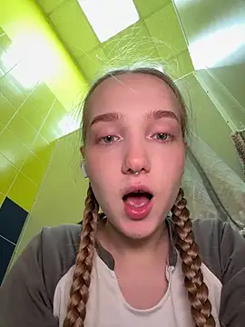 bambi_lu is live now