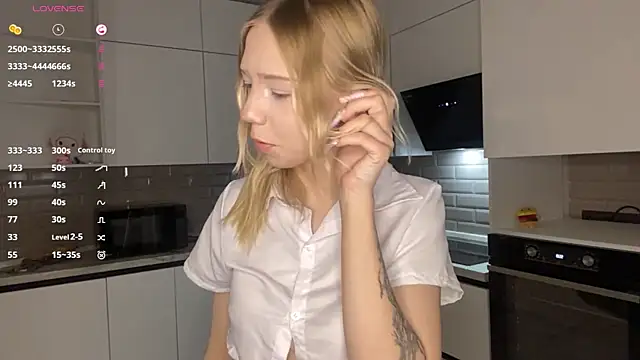 AliceGorley is live now
